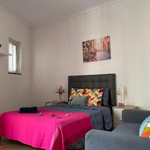 By La Rambla Rooms Albergue