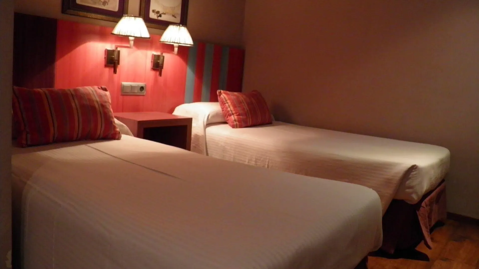 Hotel Annex - Rey Don Jaime I Barcelona Spain